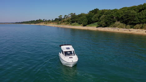 Vuelo-Aéreo-Hacia-La-Playa-De-Lepe-Día-Soleado-Reino-Unido-4k