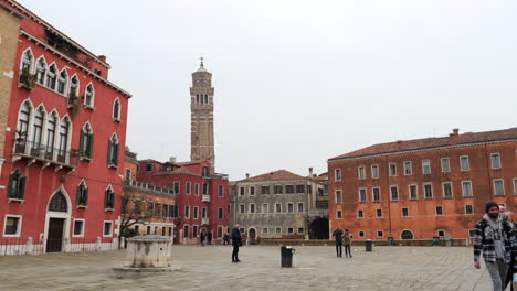 Campo-Sant'Angelo-City-Square-In-The-Old-City-Of-Venice,-Italy