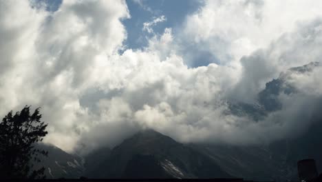 Mountain-and-it's-beauty-on-a-cloudy-day-in-Nepal,-sagarmatha