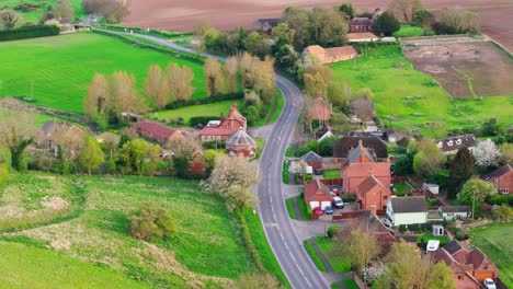 Luftaufnahmen-Einer-Drohne-Von-Einem-Kleinen-Dorf-Namens-Burwell-In-Lincolnshire-Im-Vereinigten-Königreich