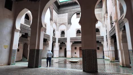 Altes-Fes-Riad-Authentische-Marokko-Garten-Nordafrika-Indoor-Medina