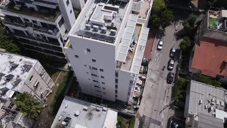 Vista-Superior-De-Drones-De-Edificios-Y-Carreteras-Alrededor-De-La-Calle-Bublick-En-La-Ciudad-De-Tel-Aviv,-Israel.