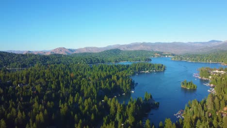 Die-Alpen-Im-Süden-Kaliforniens,-Lake-Arrowhead-Im-San-Bernardino-National-Forest,-USA