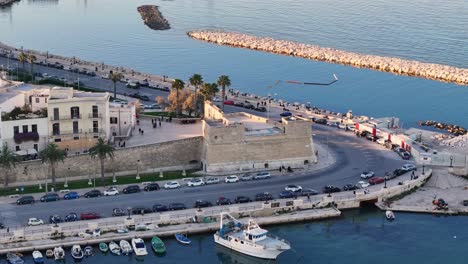 Vista-Aérea-Del-Fortino-Di-Sant&#39;Antonio-En-Bari-Al-Atardecer