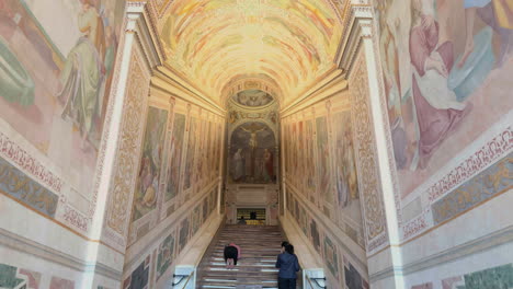 Faithful-Women-Praying-while-Ascending-Scala-Santa-on-their-knees-out-of-respect