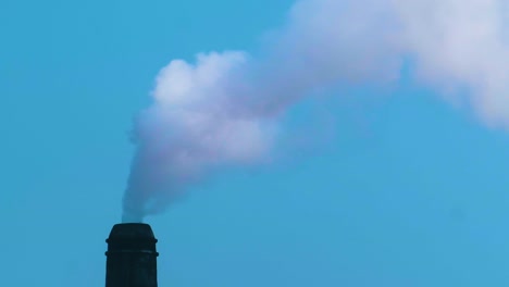 Rauch-Aus-Einem-Kaminrohr---Luftverschmutzung