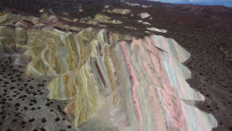 Luftaufnahme-Zum-Cerro-De-Los-7-Colors,-Farbenfrohe-Natur,-Argentinien