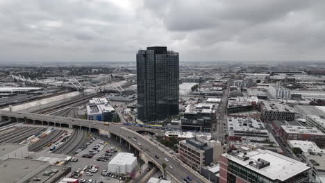 Downtown-Los-Angeles-arts-district-luxury-apartments.