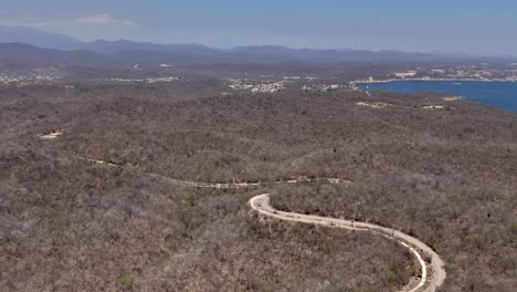 Drohne-Schwebt-über-Dem-Huatulco-Nationalpark