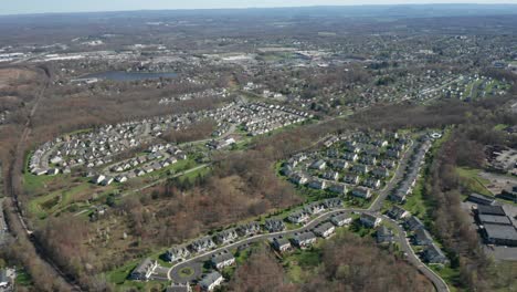 4K-Aerial-Drone-footage-of-condominiums-and-Cul-de-sac-residential-housing-in-Middletown-New-York