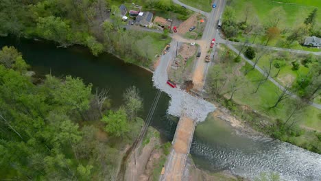 Vista-Aérea-De-Drones-De-La-Construcción-Del-Puente