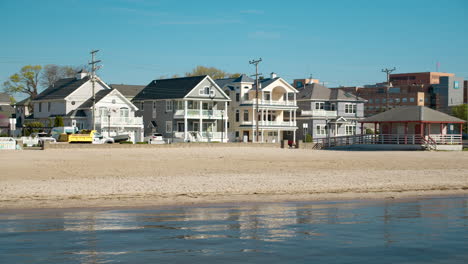 Strandhäuser-An-Der-Jersey-Shore-An-Einem-Klaren-Morgen