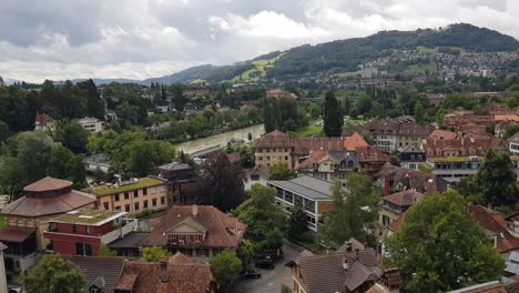 Marzili-Viertel-Mit-Aussichtspunkt,-Bern,-Schweiz-An-Bewölkten-Tagen,-Panorama