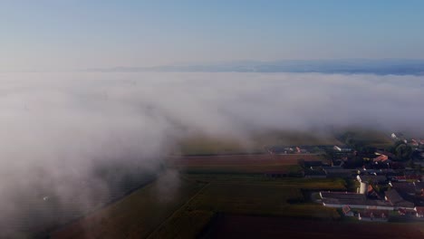 Sobre-Las-Nubes-Niebla-Mágica-Cinematográfico-Droneshot-Austria