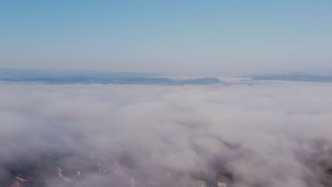 Sobre-Las-Nubes-Niebla-Mágica-Cinematográfico-Droneshot