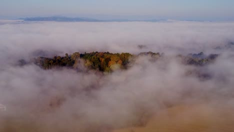 über-Den-Wolken-Magischer-Nebel-Mystischer-Filmischer