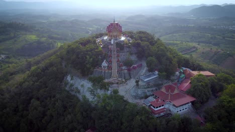 Ein-Erstaunliches-Wahrzeichen-In-Thailand,-Bekannt-Als-Wat-Pa-Phu-Hai-Long-In-Pak-Chong,-Nakhon-Ratchasima