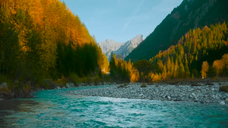 österreichischen-Alpen-Berg-Fluss