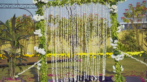 Daytime-wedding-ceremony-decoration-with-lovely-fragrant-jasmine