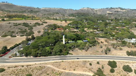 Drohnenvideo-Der-Wayfarers-Chapel-In-Palos-Verdes,-Kalifornien-An-Einem-Strahlend-Sonnigen-Tag