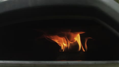 Flames-inside-a-portable-pizza-oven