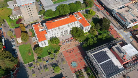 UC-berkeley-campus-during-protest-for-gaza,-sunny-day,-aerial-view