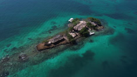 Drone-Shot-of-Small-Resort-Island-in-Caribbean-Sea,-Rosario-Islands-Archipelago,-Cartagena,-Colombia