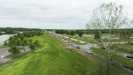 Traffic-On-Great-View-Drive-North-Memphis-In-Shelby-Farms-Park,-Tennessee-USA