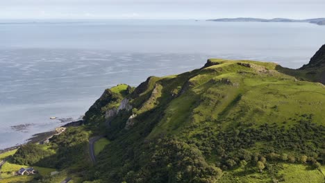 Garron-Point-En-La-Carretera-De-La-Costa-De-Antrim-En-Irlanda-Del-Norte