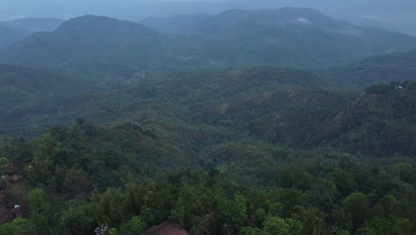 Drohnenvideoaufnahme-Der-Hügellandschaft-Von-Nagaland