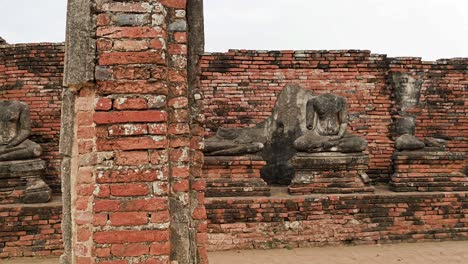 Esculturas-En-Wat-Chaiwatthanaram-Tailandia