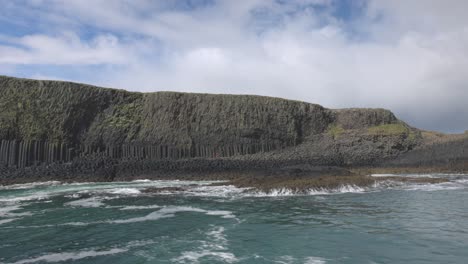 Hand-held-shot-of-the-hexagonal-basalt-rock-formations-on-the-Isle-of-Staffa