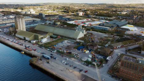 Kennedy-Quay-El-Puerto-Deportivo-Docklands-De-Cork-Construcción-Irlanda-4k