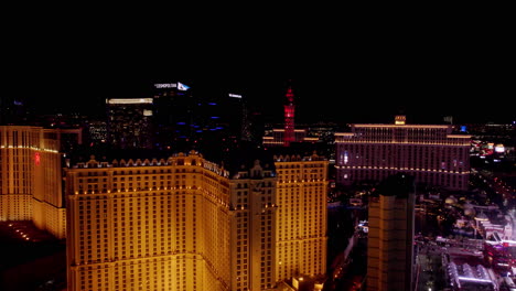Las-Vegas-Usa,-Vista-Aérea-De-Casinos-Y-Hoteles-Por-La-Noche,-Torre-Eiffel-De-Paris,-Bellagio,-Cosmopolita