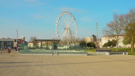 La-Grande-Roue-de-La-Rochelle---Historic-City,-Old-Town-And-Ferris-Wheel-In-La-Rochelle,-France