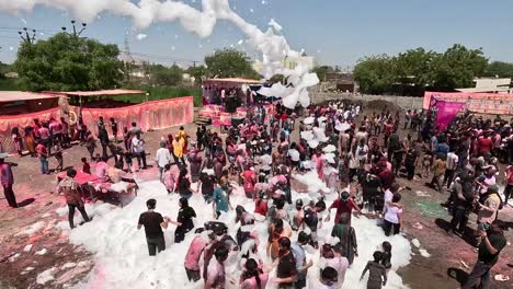 Many-people-are-playing-soapy-Holi-in-soapy-water