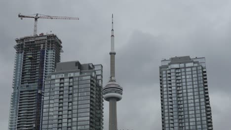 Downtown-Toronto-City-Skyline,-Cn-Tower-And-Construction