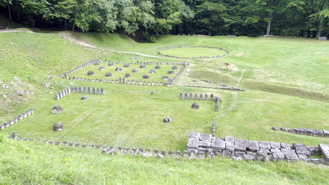 Wide-shot-of-the-Sarmizegetusa-archeological-site,-old-Dacian-citadel-dating-from-the-Roman-Empire-era