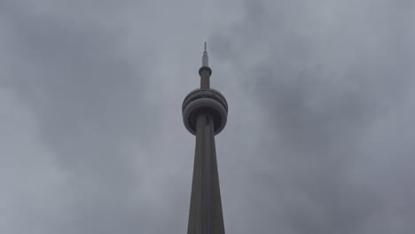 Isolierte-Aufnahme-Des-CN-Tower-In-Toronto,-Reiseziel