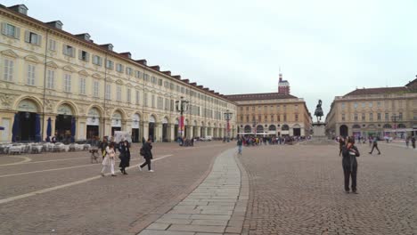 Piazza-San-Carlo-Ist-Eines-Der-Wahrzeichen-Der-Stadt-Turin