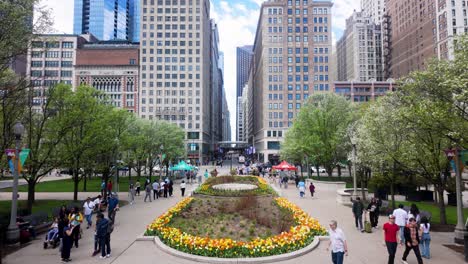 Timelapse-Of-People-In-City-Park-In-Spring