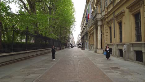 Turin-Hat-Stattliche-Barockgebäude-Und-Alte-Cafés-Säumen-Die-Boulevards-Und-Großen-Plätze-Von-Turin