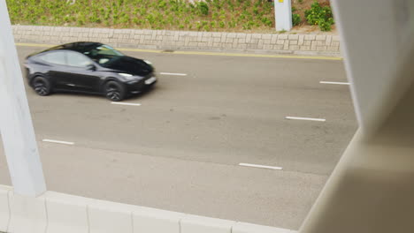 Verkehrsfluss-Auf-Den-Belebten-Straßen-Von-Hongkong