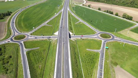 Autobahnverkehr-Aus-Der-Luft-Mit-Drohne