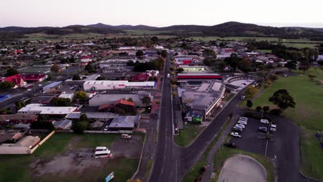 Aerial-establishing-small-town-main-street-Saint-Helens,-Tasmania