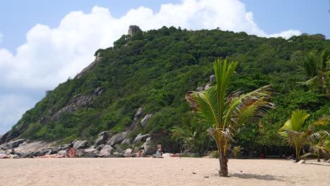 Zeitlupenansicht-Am-Wunderschönen-Sommerstrand-Gesperrt