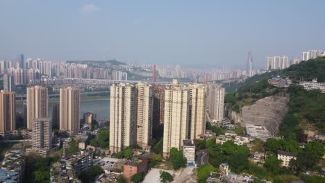 Von-Den-Bergstädten-In-Chongqing-Bis-Zu-Den-Flussufern