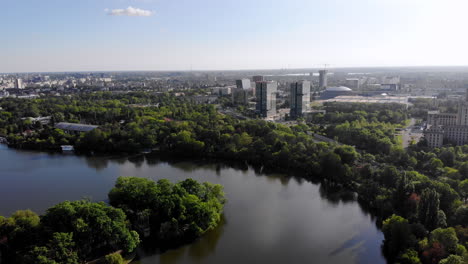 Luftaufnahme-Des-Herastrau-Parks,-Bukarest,-Rumänien