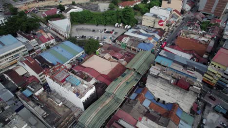 Einkaufsmarkt-Petaling-Street,-Drohnenansicht-Des-Grünen-Dachs,-Genannt-Der-Grüne-Drache