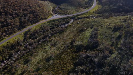 Kosciuszko-Road-In-Den-Snowy-Mountains-Von-New-South-Wales,-Australien